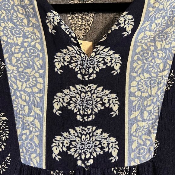 😊 3/$30 NWT COMO VINTAGE top Sz S ruffle sleeve light & dark blues - Picture 2 of 9